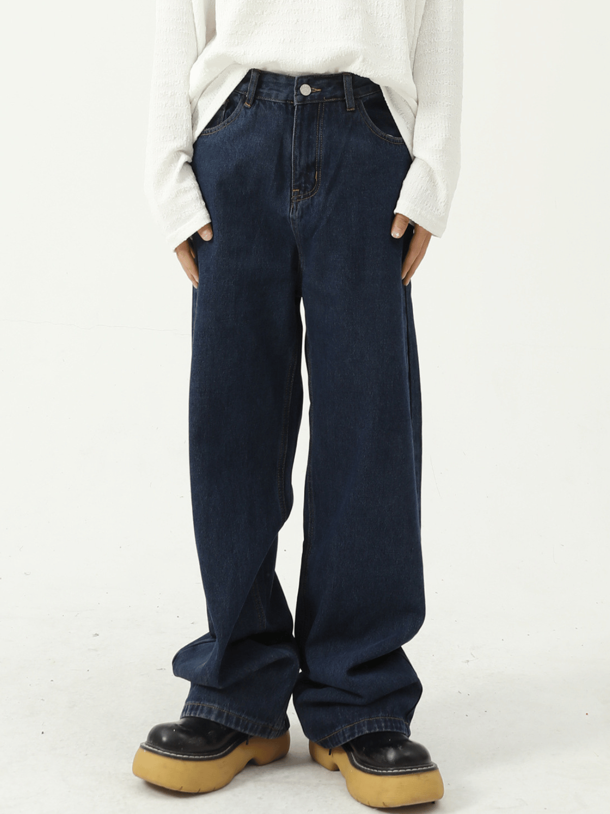 REVIVAL - Loose Basic Jeans | Teenwear.eu