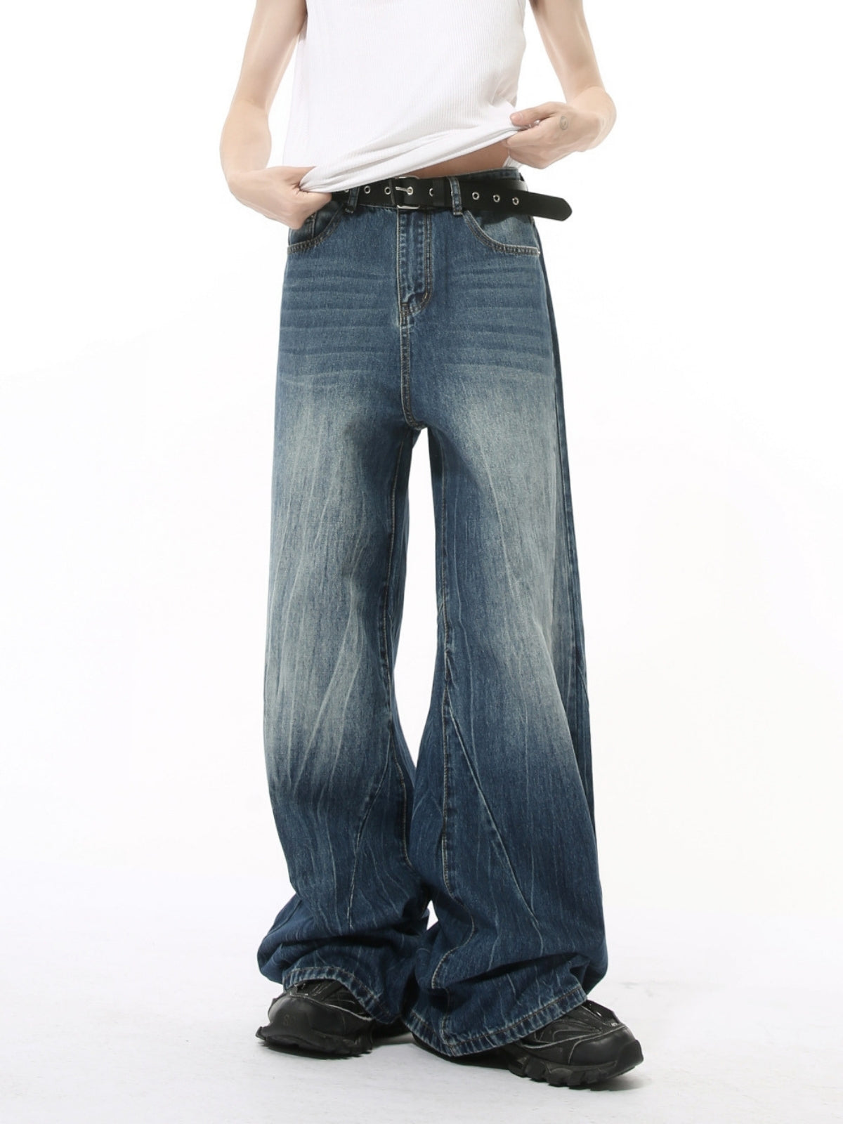 SHADOWFADE - Baggy Basic Jeans | Teenwear.eu