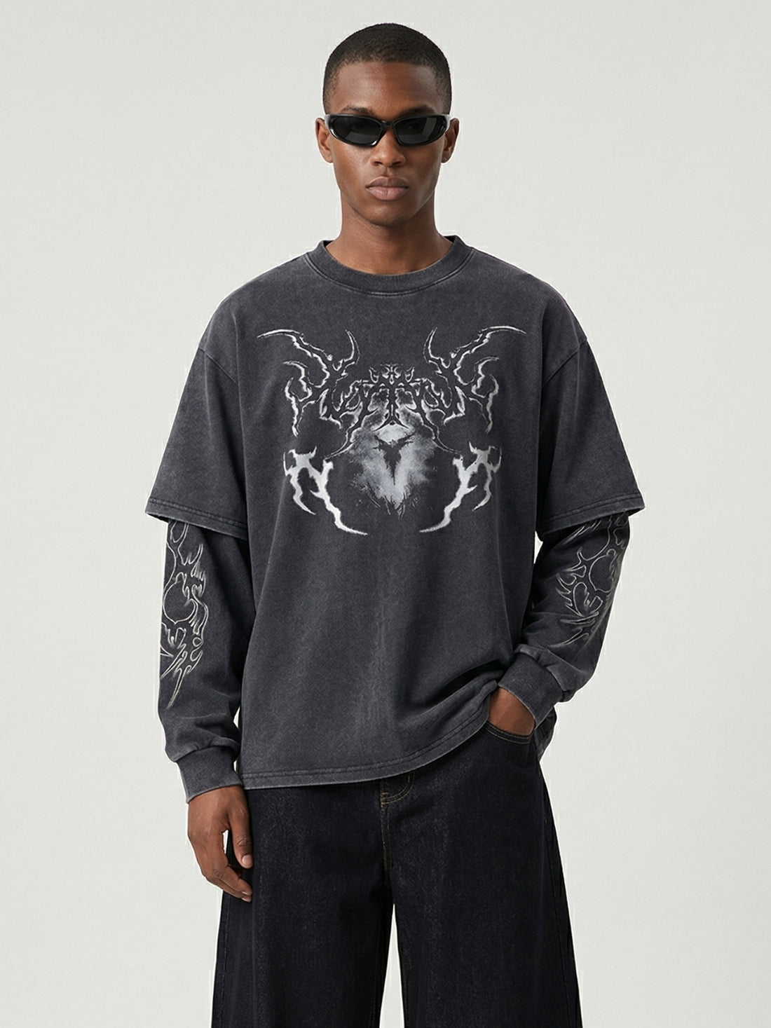WINGLETS - Oversized Print Long Sleeved T-Shirt Washed Black | Teenwear.eu